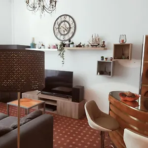 https://casa-di-carrara.it-tuscanyhotel.com